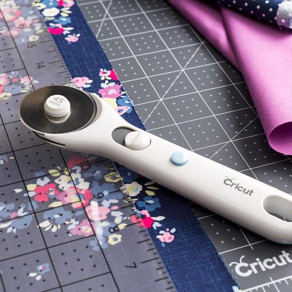 Rotary Blade Cutter Cricut