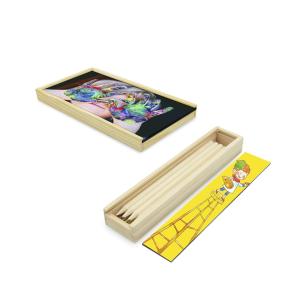 Estuche de madera con lápices de color 2