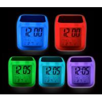 Reloj despertador con luz de colores (tipo II)