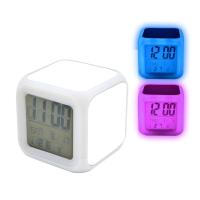 Reloj despertador con luz de colores (tipo II)