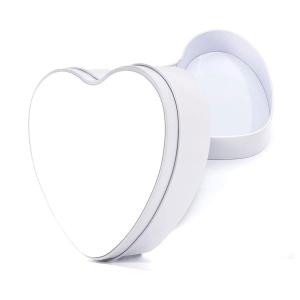 Caja metálica corazón blanca