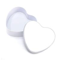 Boîte métallique cœur blanche