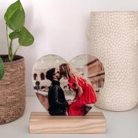 Methacrylate photo holder + wooden base (heart)
