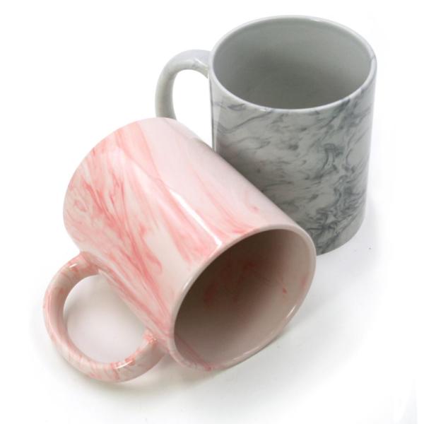 Mug en céramique effet marbre