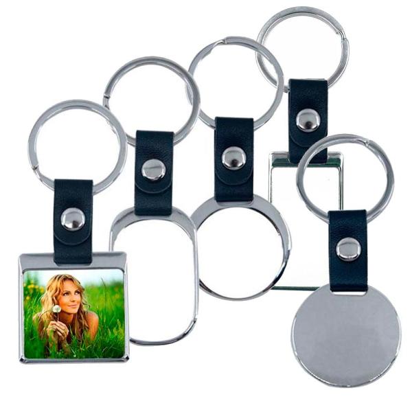 Porte-clés métallique avec bracelet en cuir