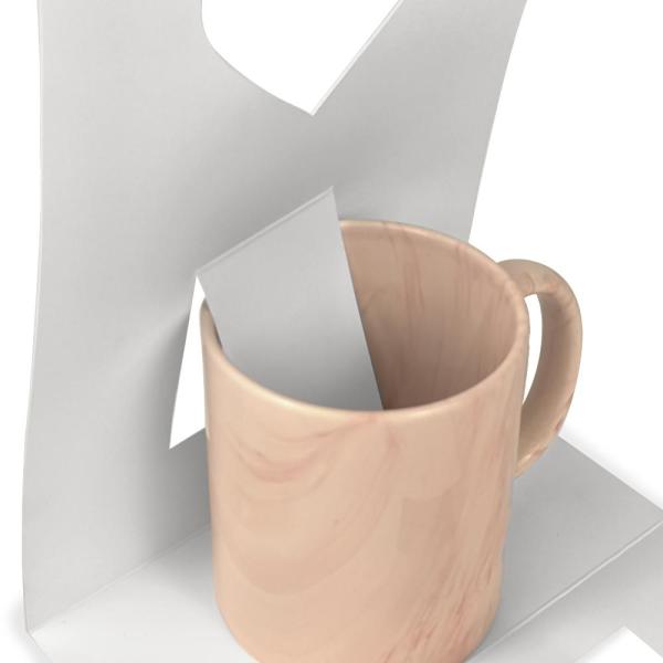 Montaje del blister con asas en forma de corazón sublimable para taza