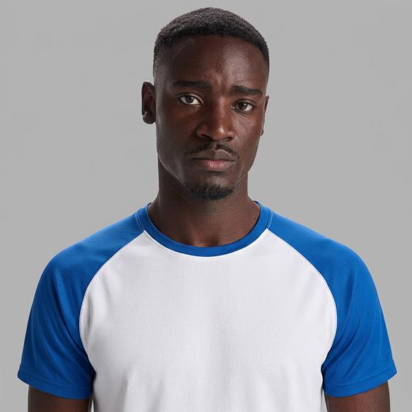 Capo tecnico leggero per eventi con girocollo e copricuciture rinforzato