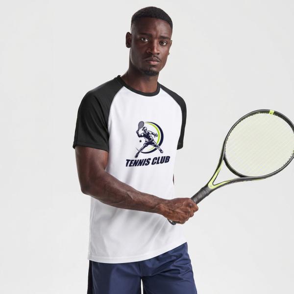 T-shirt sportiva traspirante con tessuto bird’s eye e maniche corte raglan