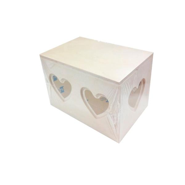 Cajas de madera con corazones
